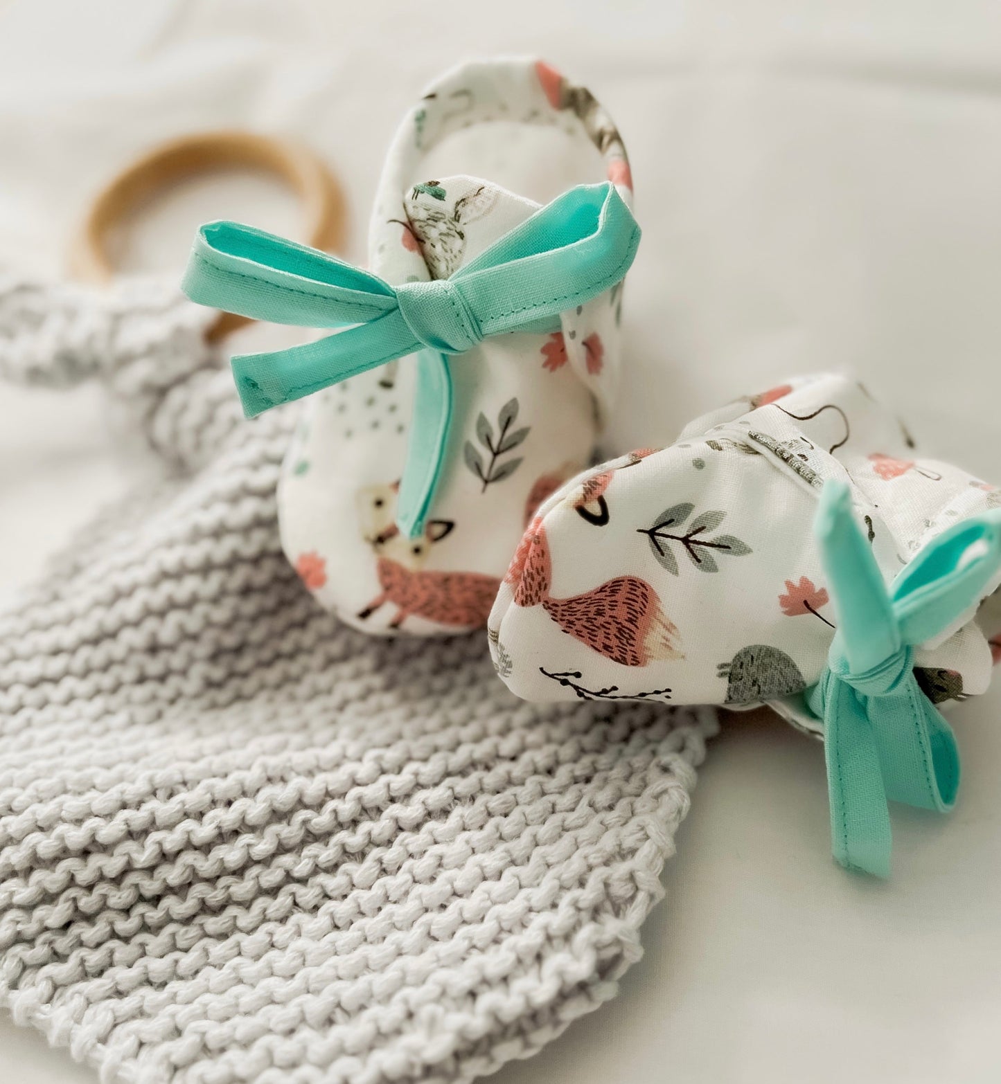 Woodland Creatures Shoe, Bow and Knit Lovey Set